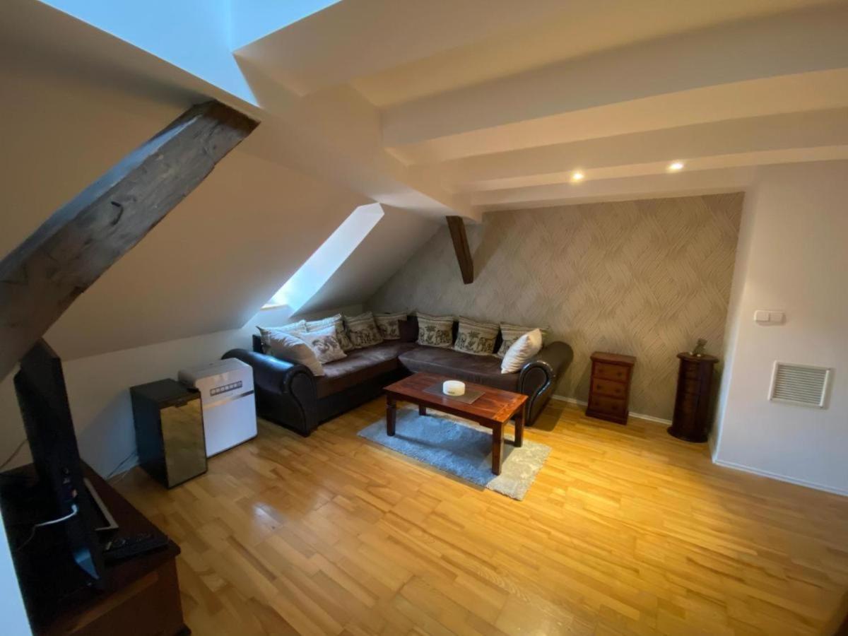 Apartman Hubertus Loket Exterior photo