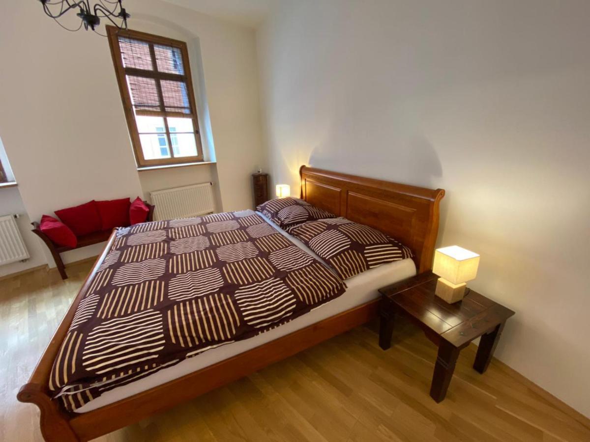 Apartman Hubertus Loket Exterior photo